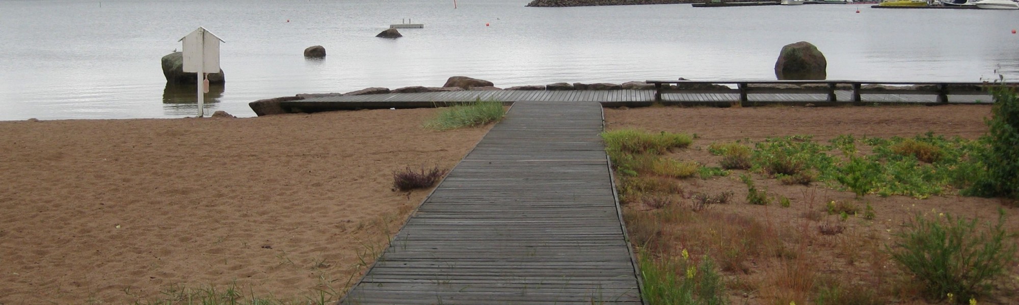 Kuvassa on Santalahden uimaranta