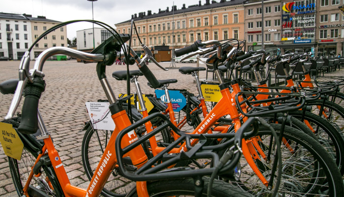 Kuvassa kaupunkipyörät