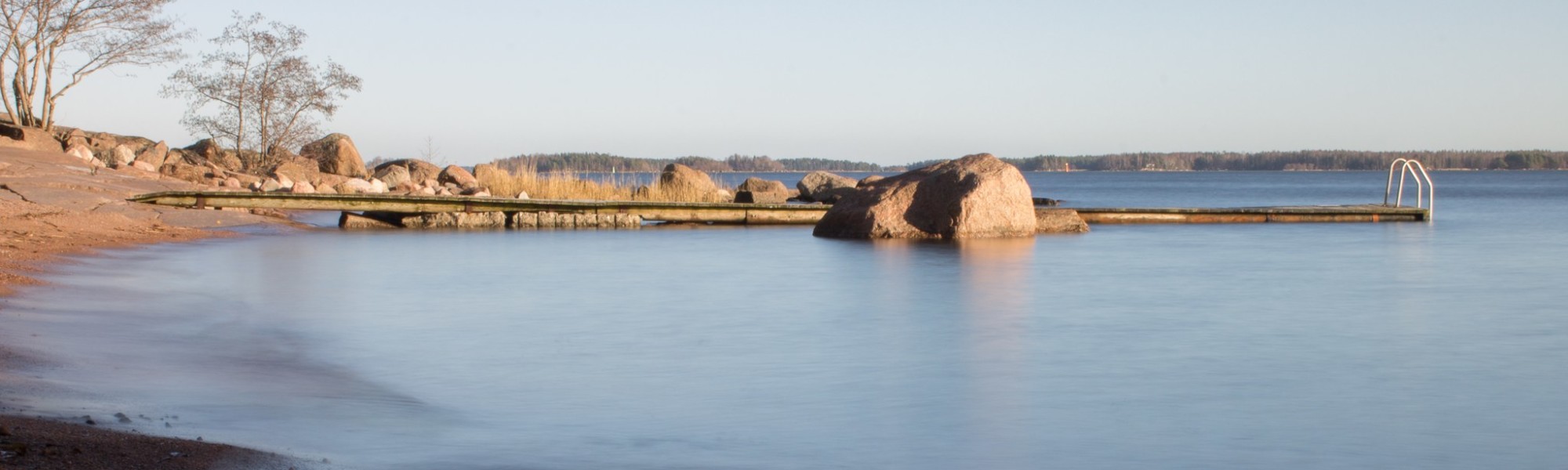 Kuvassa on Mansikkalahden uimaranta