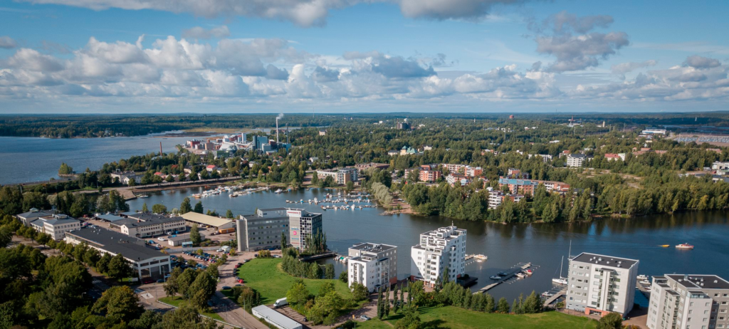 Ilmakuva Hovinsaaresta kohti Kotkansaarta
