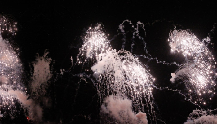 Vuodenvaihteen ilotulitus Karhuvuoressa