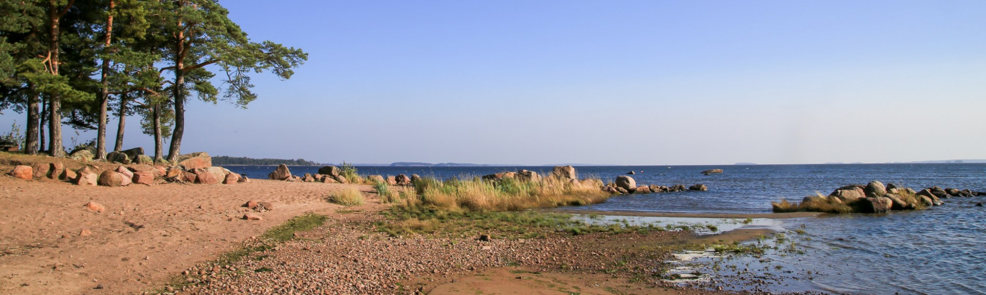Äijänniemen uimaranta, jossa hiekkainen uimaranta