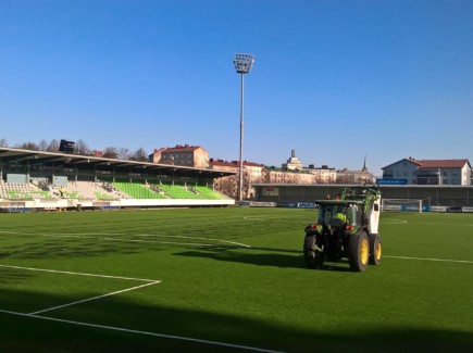 Kuvassa on Arto Tolsa -areena