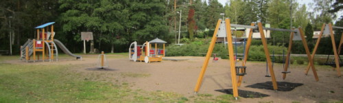 Kuvassa on Pietanpolun leikkipaikka