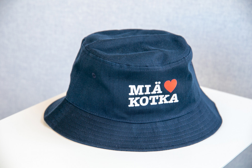 Näytä suurempi kuva: kuvassa on kalastajanhattu, kotka-tuote