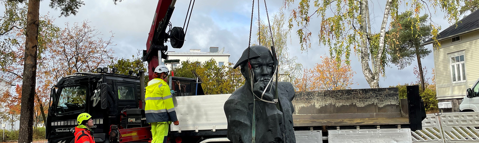 Leninin patsas siirrettiin varastoon