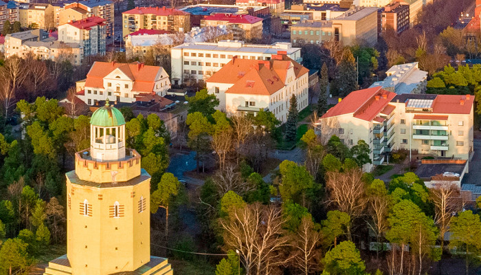 Kuvassa on ilmakuva Kotkan Haukkavuoresta