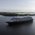Risteilyalus Azamara Journey ensikäynnille HaminaKotkan satamaan