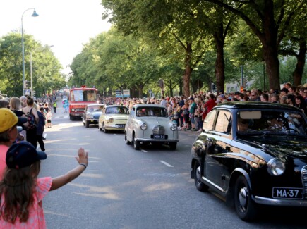 Meripäiväparaati 2019, museoautoja
