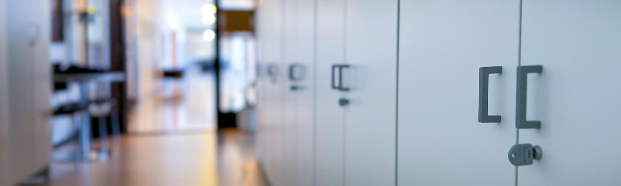 Kirjaamon arkistokaappi