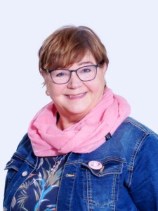 Kuvassa on valtuutettu Raija Keveri