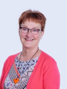 Kuvassa on valtuutettu Pirjo Tujula