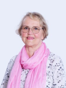 Kuvassa on valtuutettu Hilkka Dufva