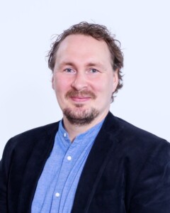 Kuvassa on valtuutettu Toni Lahti