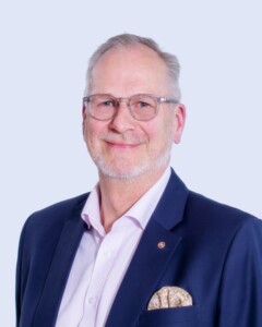 Kuvassa on valtuutettu Mikko Eskola