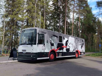 Kirjastoauto Käpylässä