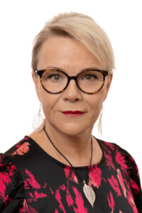 Kuvassa valtuutettu Pia Hurtta
