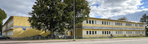 Kuvassa on modulirakennus Kotkan Rauhalassa