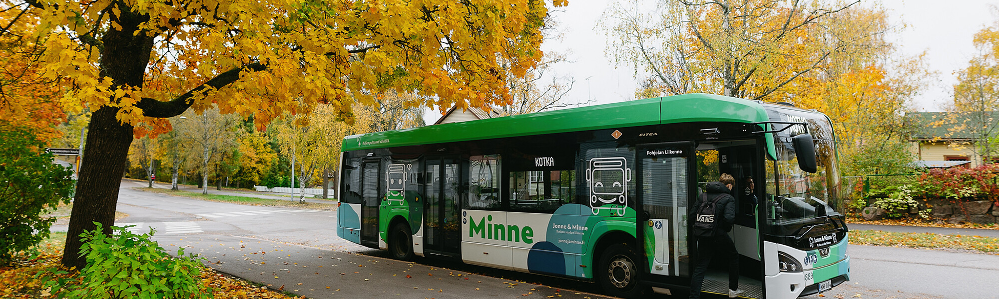Bussi syksyllä