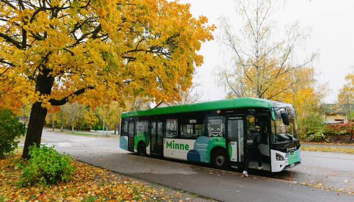 Bussi syksyllä
