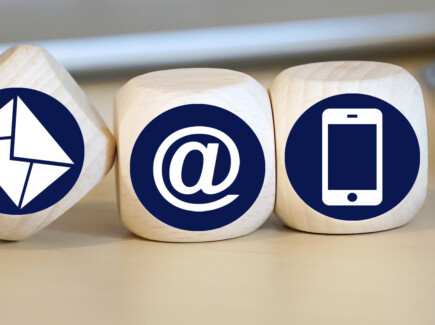 puhelin, sähköpostin logo. kirjekuoren logo,sekä puhelimen logo