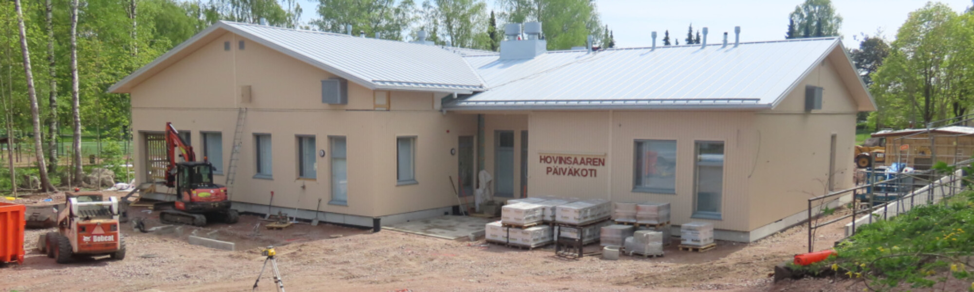 Hovinsaaren päiväkoti kuvattuna Ruununmaankadun puolelta