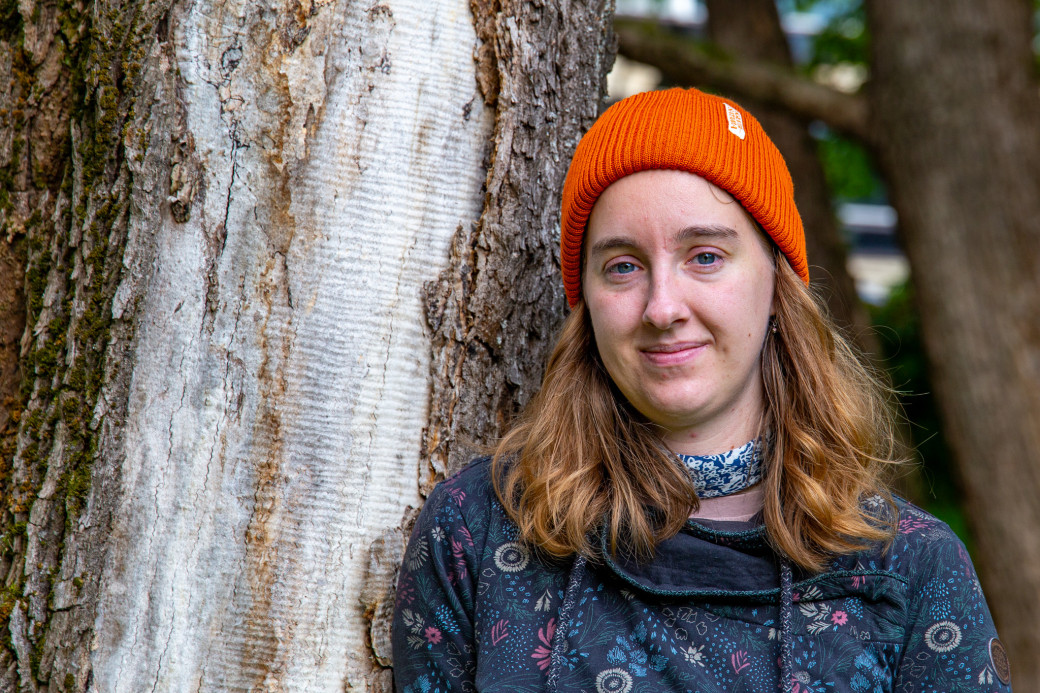 Näytä suurempi kuva: Kuvassa Kantasatama-pipo, oranssi